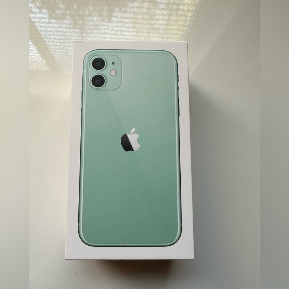 iPhone 11 Box - Picture 2 of 2